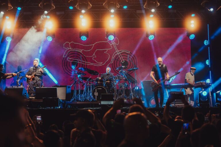 cubatao-celebra-os-grandes-hits-da-banda-paralamas-do-sucesso-no-pre-reveillon