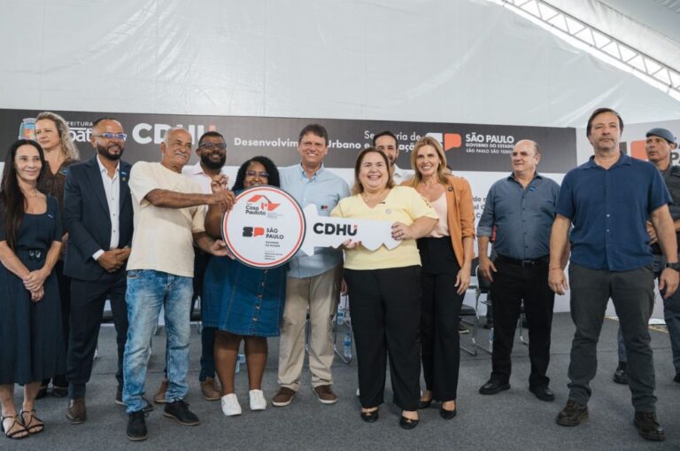 entrega-do-conjunto-habitacional-‘cubatao-k-–-ilha-caraguata’-ocorreu-nesta-sexta-feira-(16)