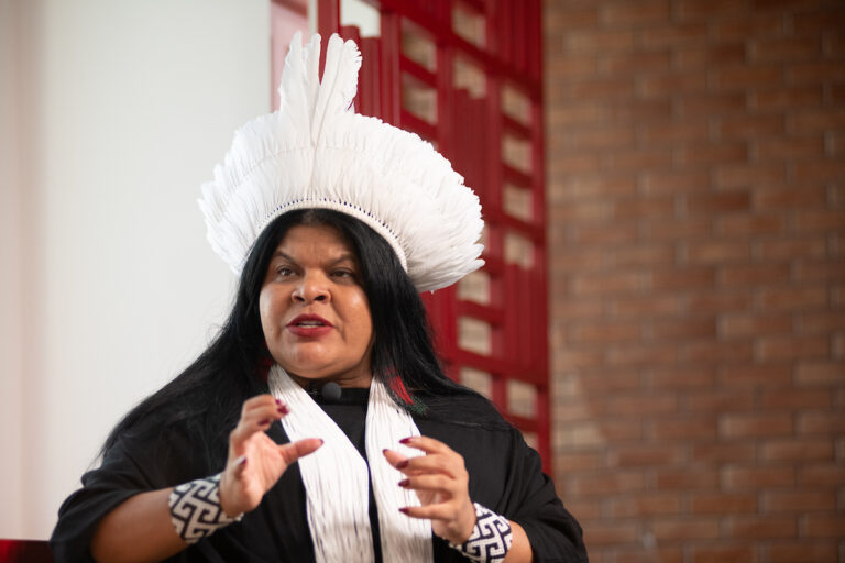 Depois de mal-estar, Sonia Guajajara apresenta melhora e continua sem febre apos-mal-estar,-sonia-guajajara-apresenta-melhora-e-segue-sem-febre